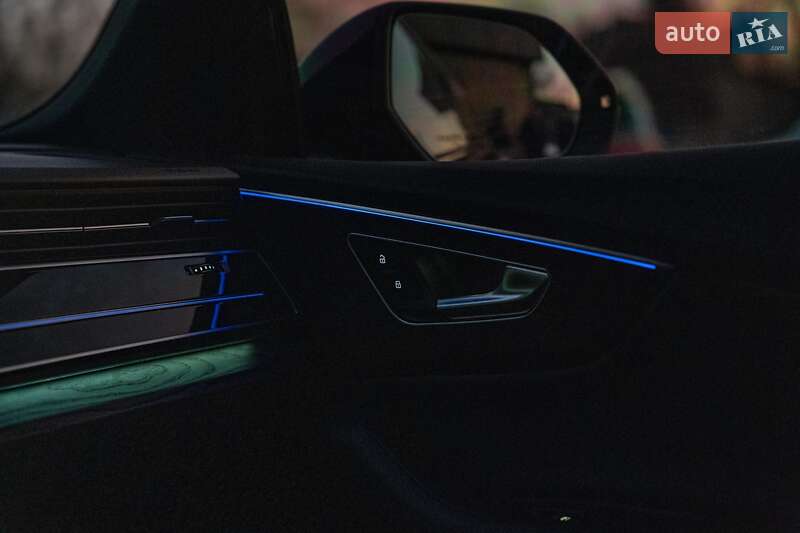 Позашляховик / Кросовер Audi Q8 2019 в Чернівцях