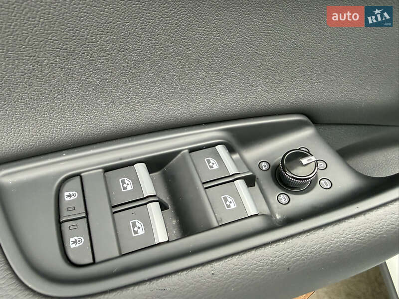 Внедорожник / Кроссовер Audi Q8 2025 в Киеве