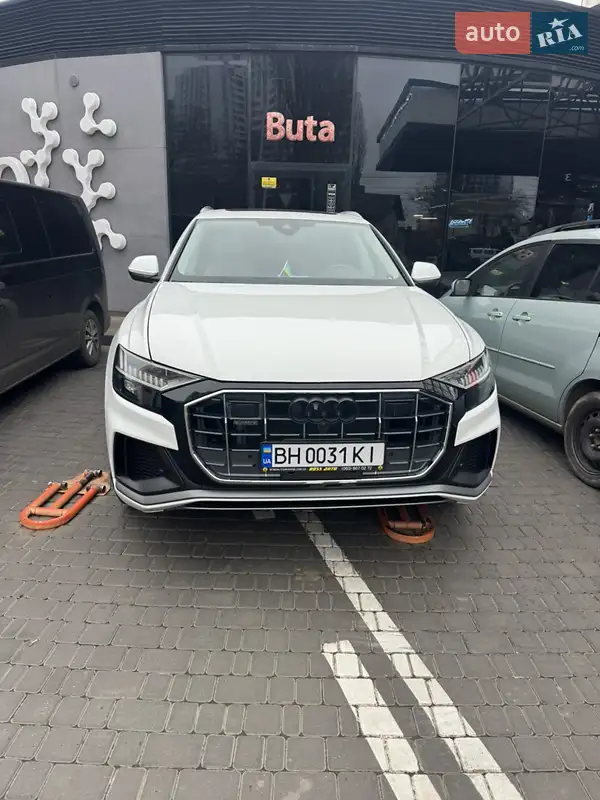 Audi Q8