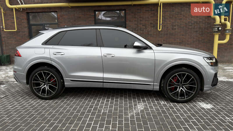 Внедорожник / Кроссовер Audi Q8 2020 в Полтаве