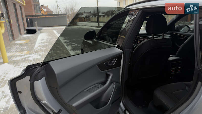 Внедорожник / Кроссовер Audi Q8 2020 в Полтаве