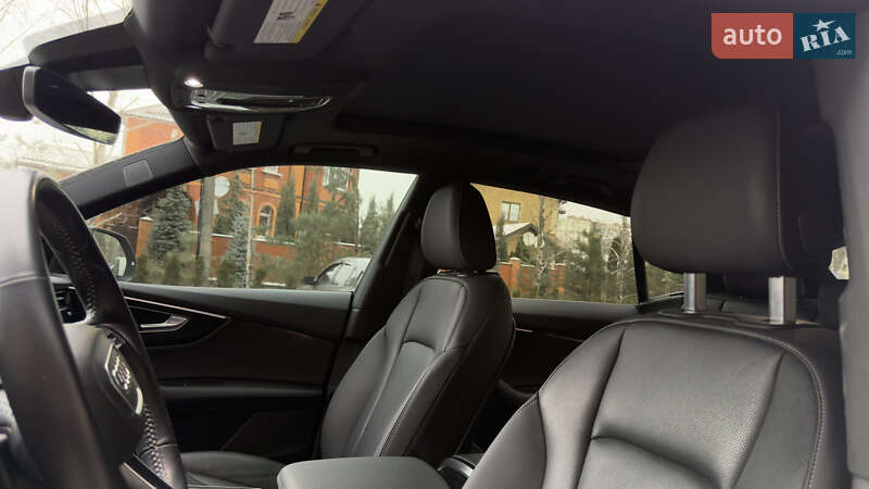 Внедорожник / Кроссовер Audi Q8 2020 в Полтаве