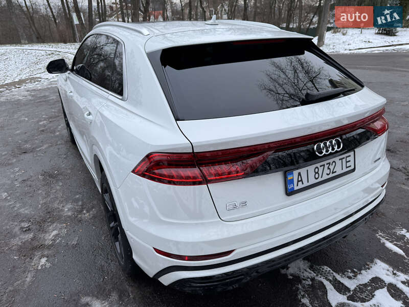 Внедорожник / Кроссовер Audi Q8 2021 в Киеве