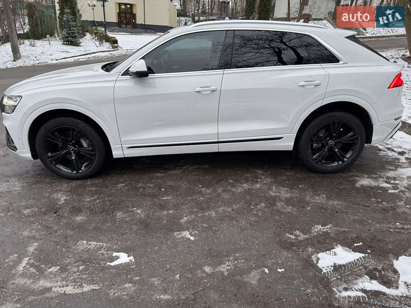 Внедорожник / Кроссовер Audi Q8 2021 в Киеве