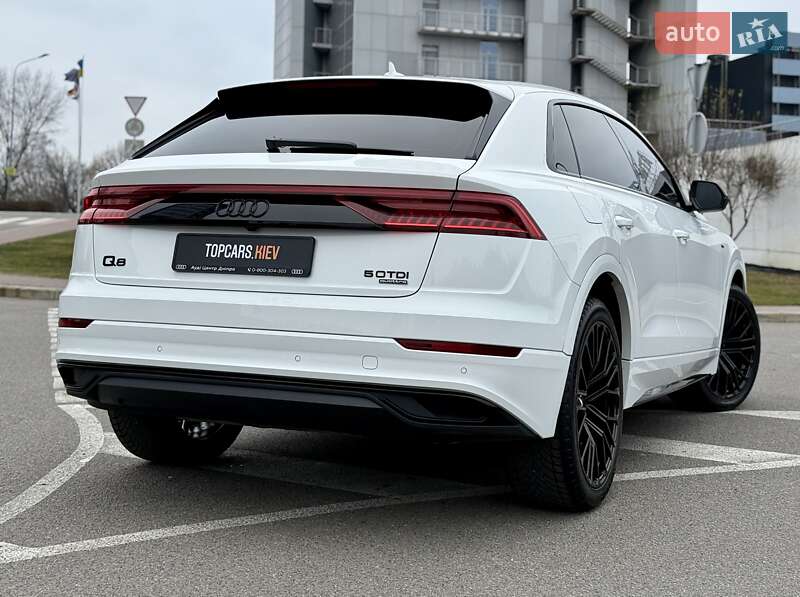 Позашляховик / Кросовер Audi Q8 2023 в Києві