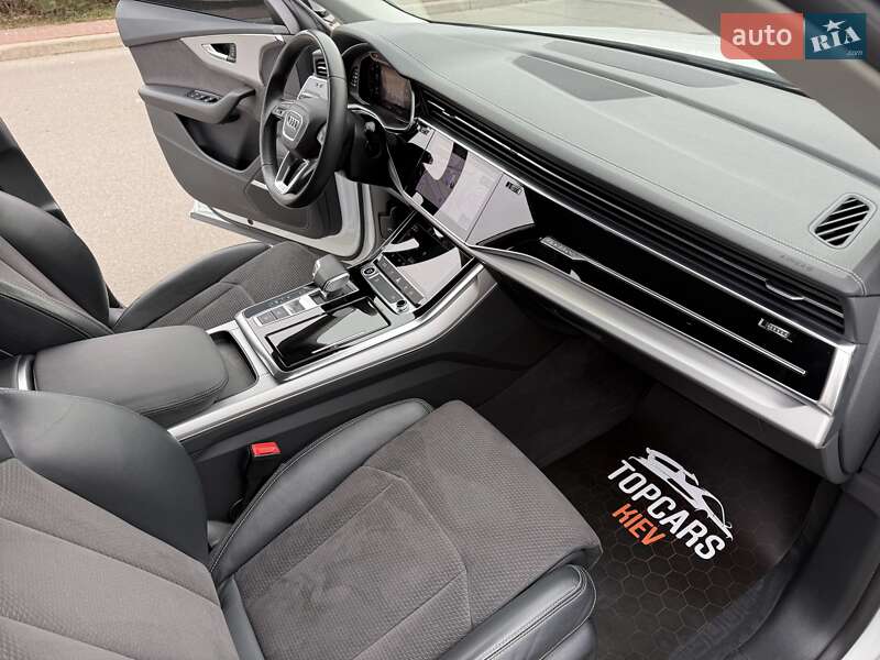 Позашляховик / Кросовер Audi Q8 2023 в Києві