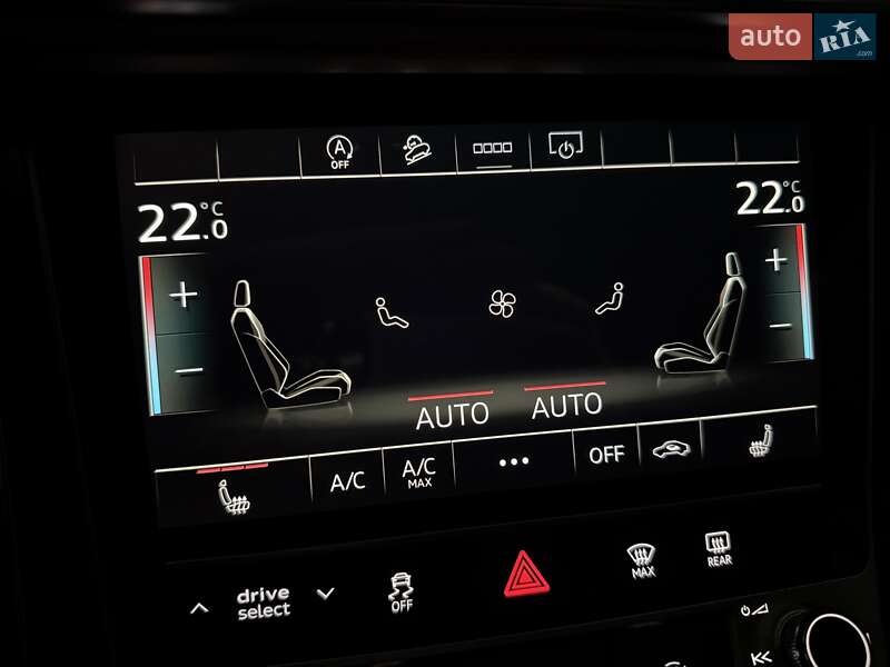 Позашляховик / Кросовер Audi Q8 2023 в Києві