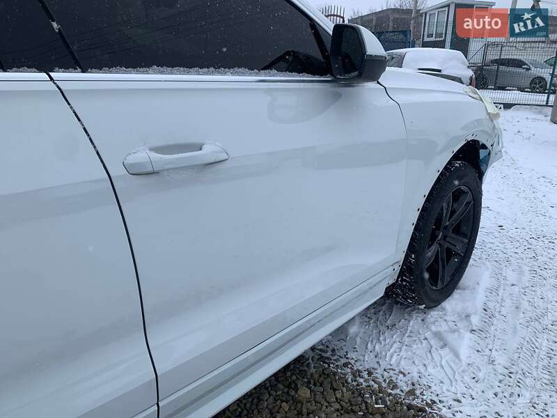 Внедорожник / Кроссовер Audi Q8 2019 в Стрые