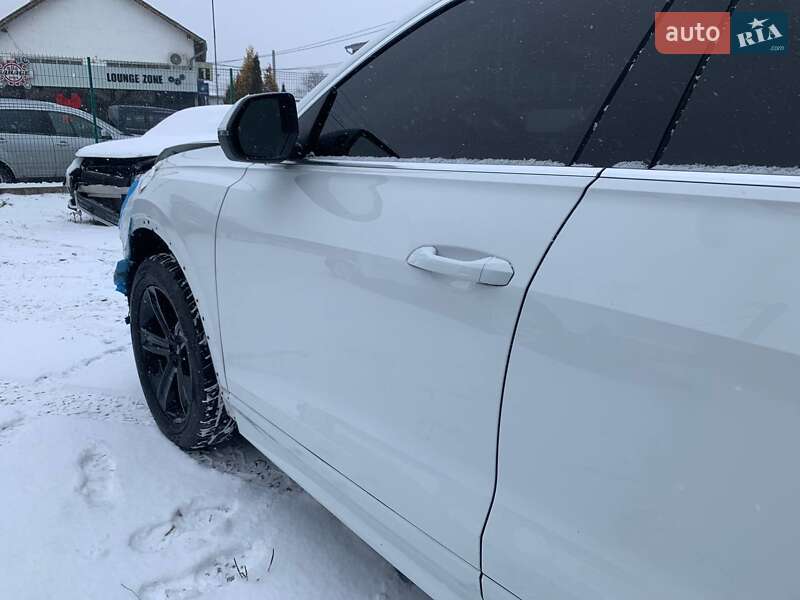 Внедорожник / Кроссовер Audi Q8 2019 в Стрые