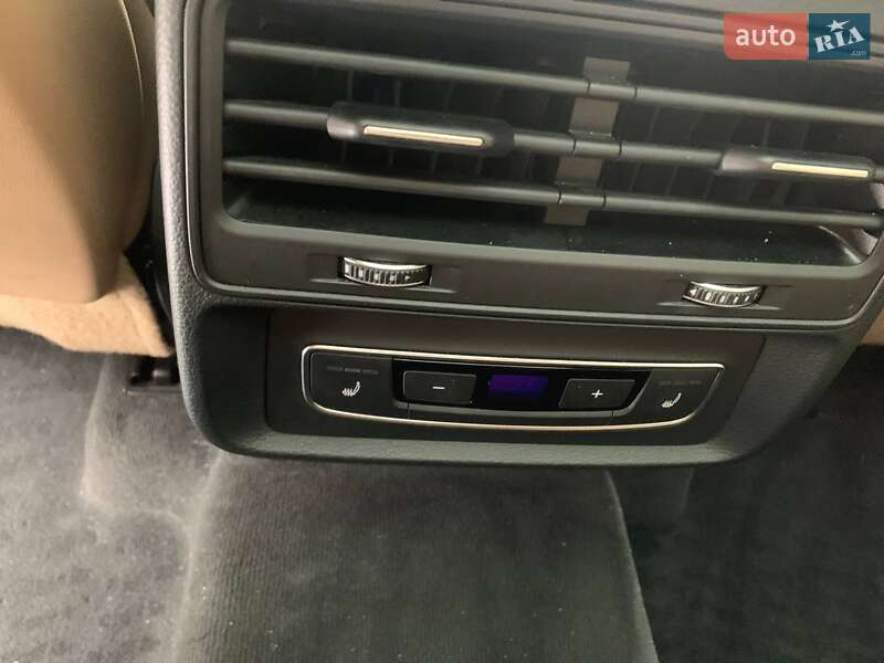 Внедорожник / Кроссовер Audi Q8 2019 в Стрые