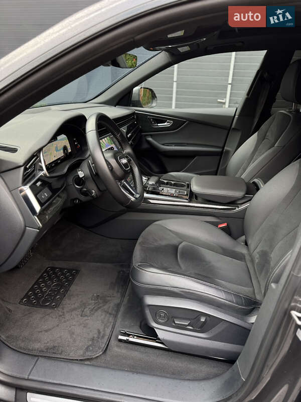 Внедорожник / Кроссовер Audi Q8 2018 в Киеве