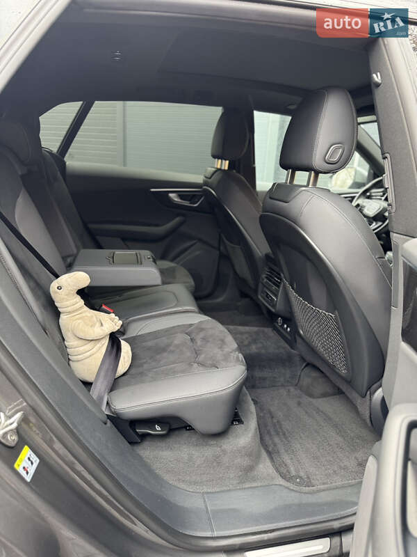 Внедорожник / Кроссовер Audi Q8 2018 в Киеве