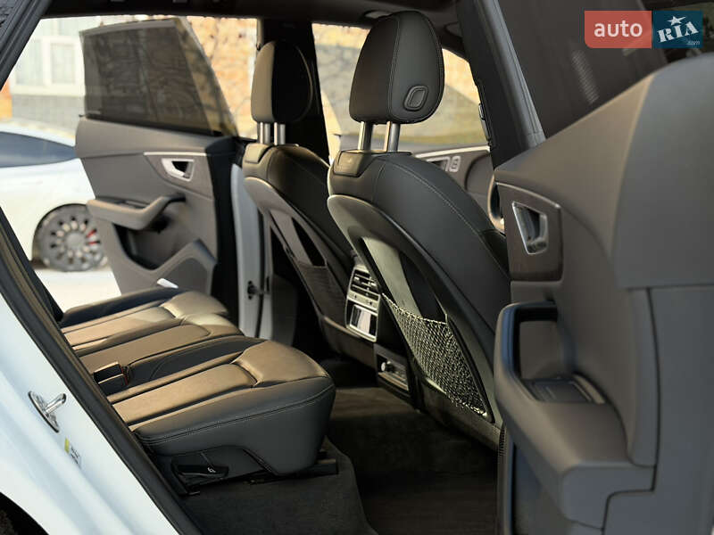 Позашляховик / Кросовер Audi Q8 2019 в Ромнах фото 13 Позашляховик / Кросовер Audi Q8 2019 в Ромнах