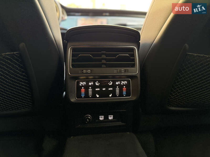 Позашляховик / Кросовер Audi Q8 2019 в Ромнах фото 16 Позашляховик / Кросовер Audi Q8 2019 в Ромнах