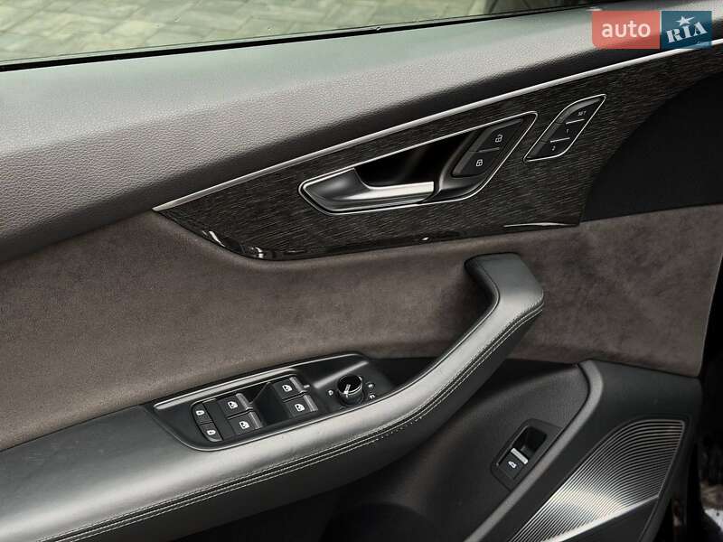 Внедорожник / Кроссовер Audi Q8 2019 в Луцке