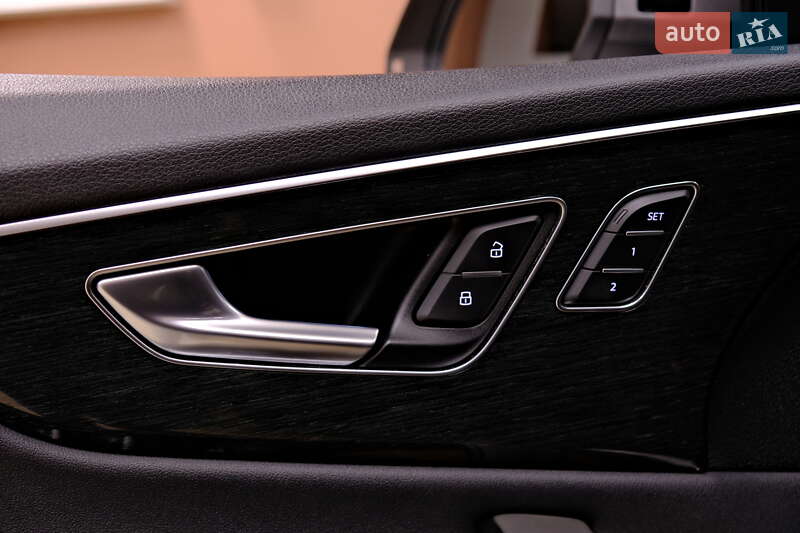 Позашляховик / Кросовер Audi Q8 2019 в Одесі фото 20 Позашляховик / Кросовер Audi Q8 2019 в Одесі