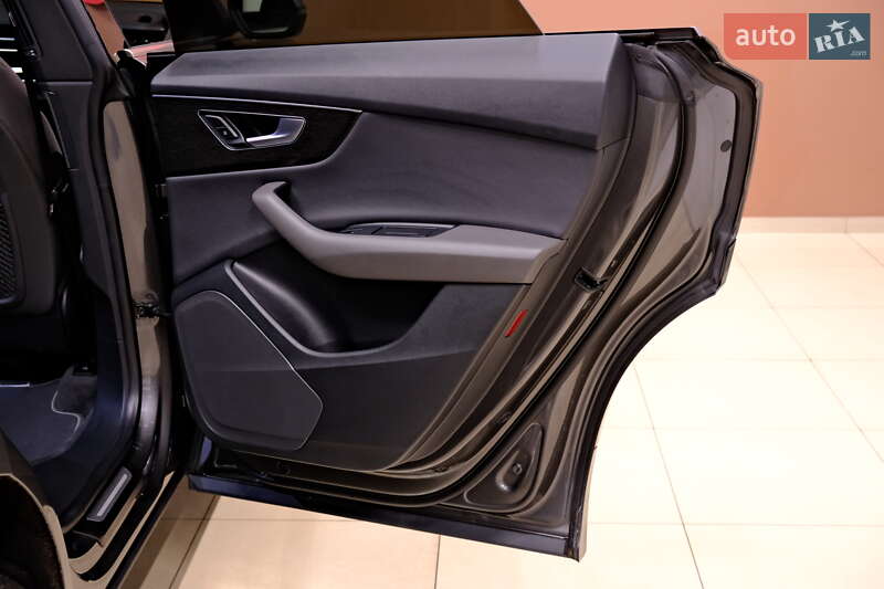 Позашляховик / Кросовер Audi Q8 2019 в Одесі фото 42 Позашляховик / Кросовер Audi Q8 2019 в Одесі