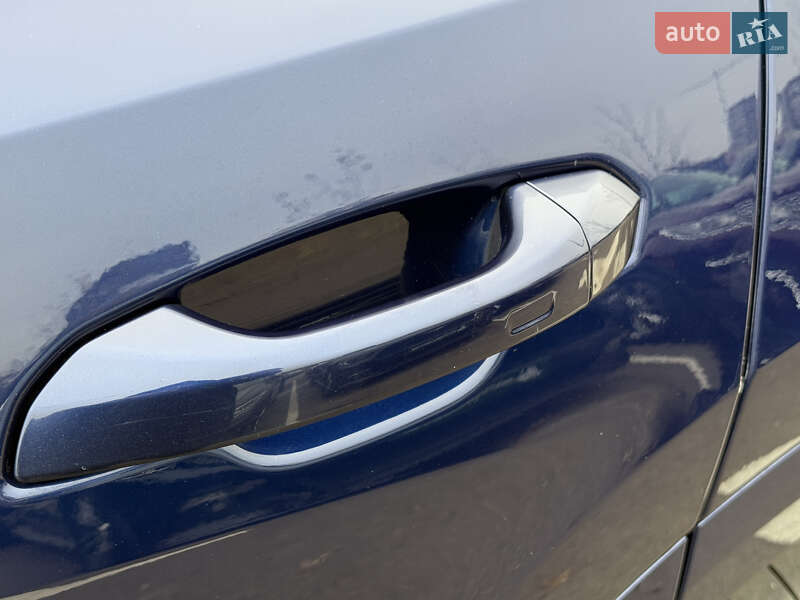 Позашляховик / Кросовер Audi Q8 2019 в Києві фото 17 Позашляховик / Кросовер Audi Q8 2019 в Києві