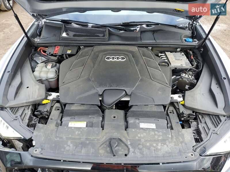 Внедорожник / Кроссовер Audi Q8 2021 в Львове