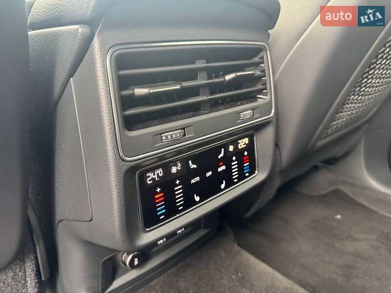 Внедорожник / Кроссовер Audi Q8 2020 в Киеве