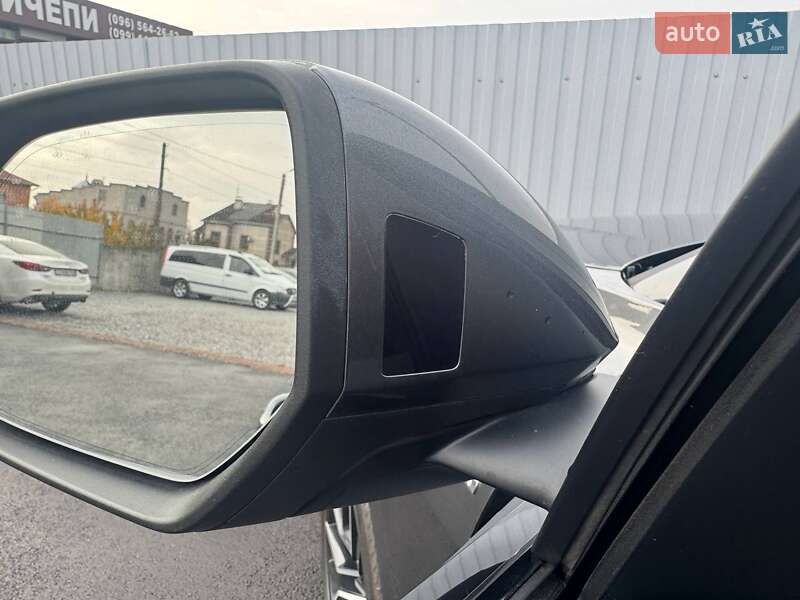 Внедорожник / Кроссовер Audi Q8 2020 в Киеве