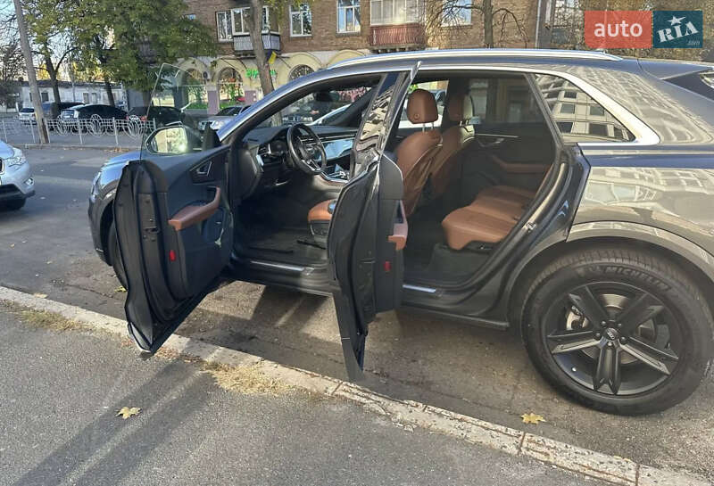 Позашляховик / Кросовер Audi Q8 2020 в Києві фото 6 Позашляховик / Кросовер Audi Q8 2020 в Києві