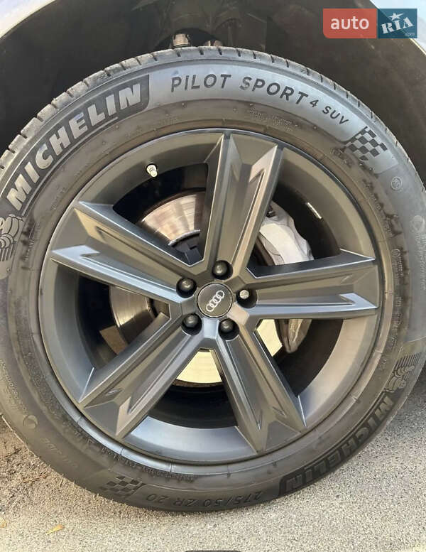 Позашляховик / Кросовер Audi Q8 2020 в Києві фото 12 Позашляховик / Кросовер Audi Q8 2020 в Києві