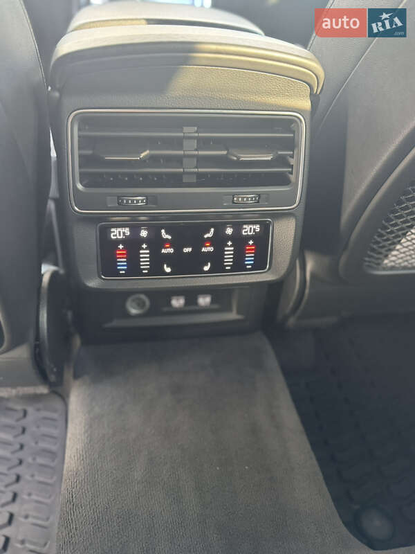 Внедорожник / Кроссовер Audi Q8 2018 в Житомире