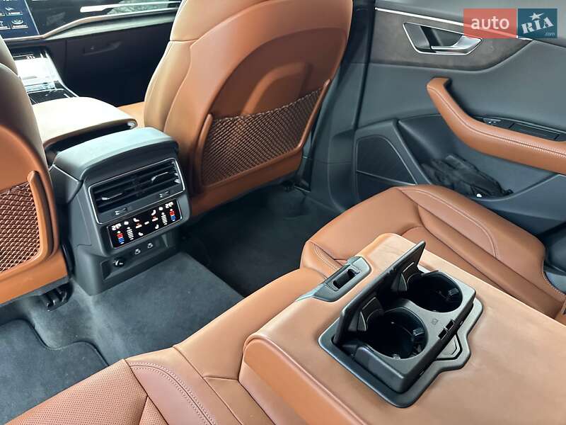 Внедорожник / Кроссовер Audi Q8 2025 в Киеве