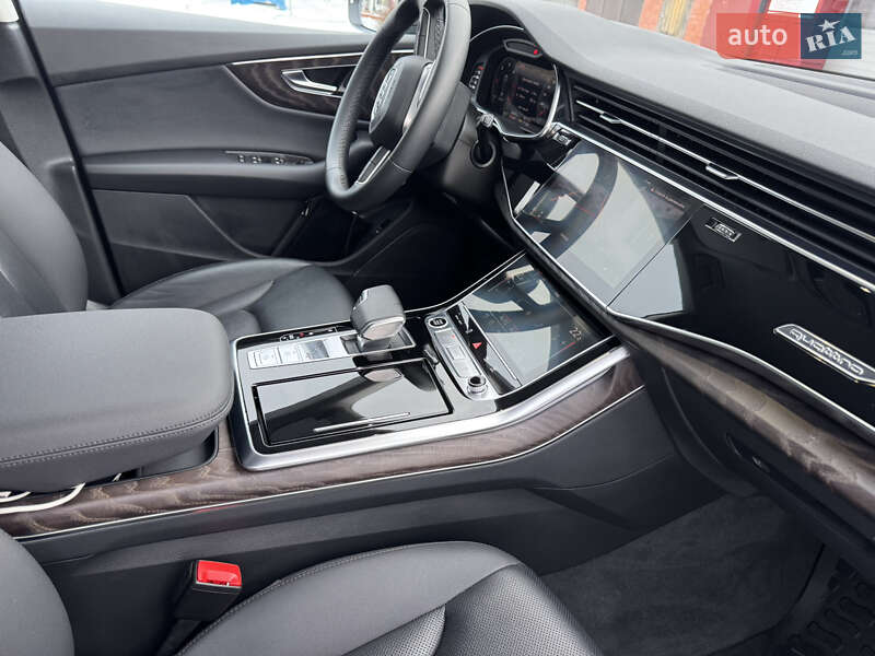 Внедорожник / Кроссовер Audi Q8 2020 в Харькове