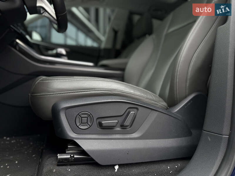 Позашляховик / Кросовер Audi Q8 2018 в Львові