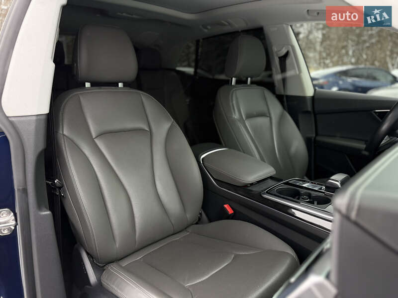 Позашляховик / Кросовер Audi Q8 2018 в Львові