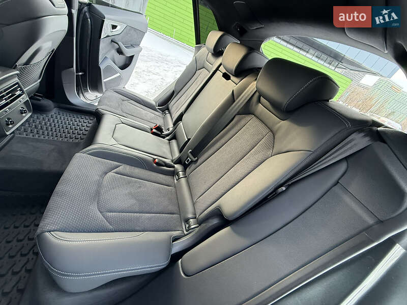 Внедорожник / Кроссовер Audi Q8 2024 в Киеве