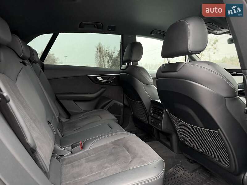 Внедорожник / Кроссовер Audi Q8 2023 в Киеве