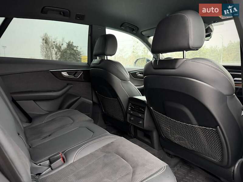 Внедорожник / Кроссовер Audi Q8 2023 в Киеве