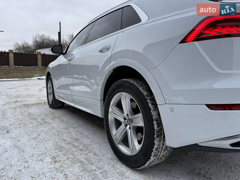 Внедорожник / Кроссовер Audi Q8 2018 в Киеве
