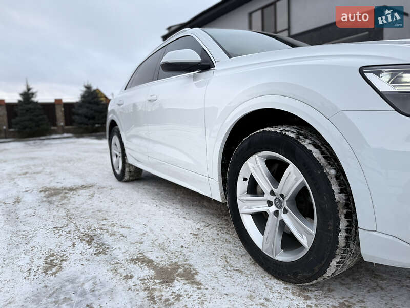 Внедорожник / Кроссовер Audi Q8 2018 в Киеве