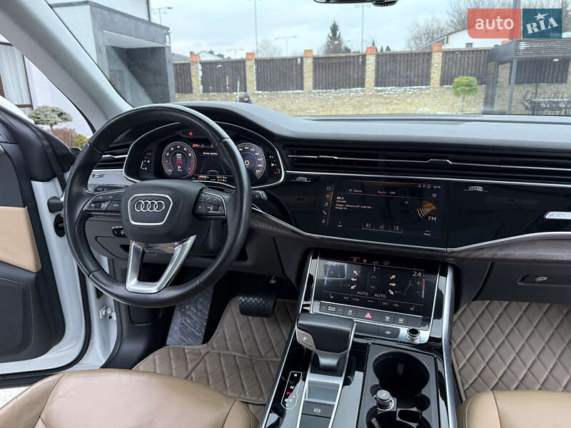 Внедорожник / Кроссовер Audi Q8 2018 в Киеве