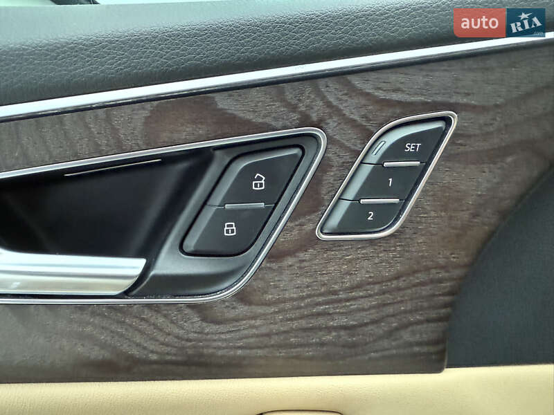 Внедорожник / Кроссовер Audi Q8 2018 в Киеве