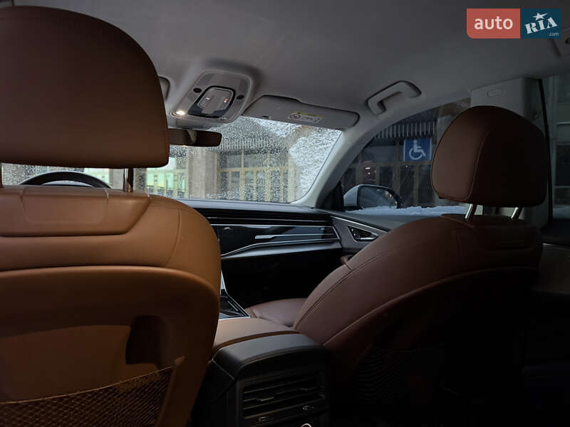 Внедорожник / Кроссовер Audi Q8 2019 в Киеве