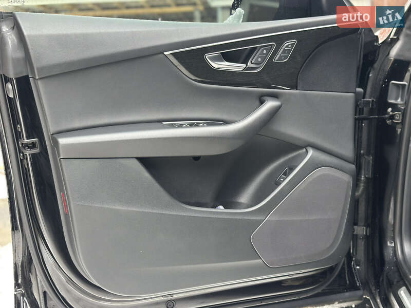 Внедорожник / Кроссовер Audi Q8 2019 в Львове