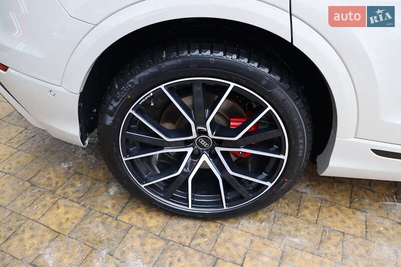 Внедорожник / Кроссовер Audi Q8 2021 в Львове