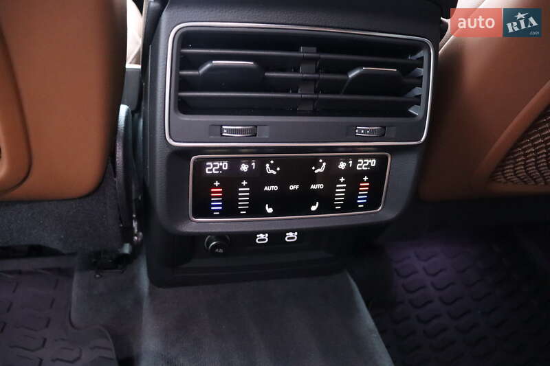 Внедорожник / Кроссовер Audi Q8 2021 в Львове