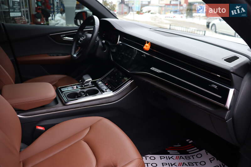 Внедорожник / Кроссовер Audi Q8 2021 в Львове