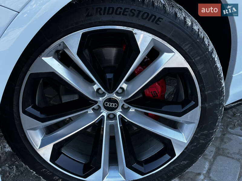 Внедорожник / Кроссовер Audi Q8 2021 в Львове