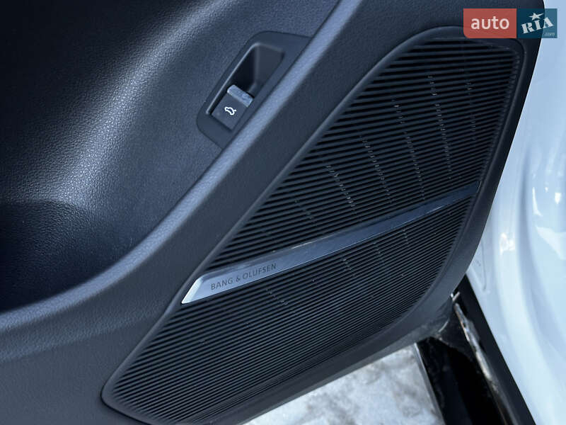 Внедорожник / Кроссовер Audi Q8 2021 в Львове