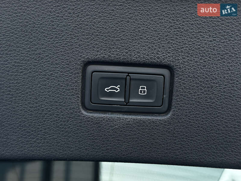 Внедорожник / Кроссовер Audi Q8 2021 в Львове