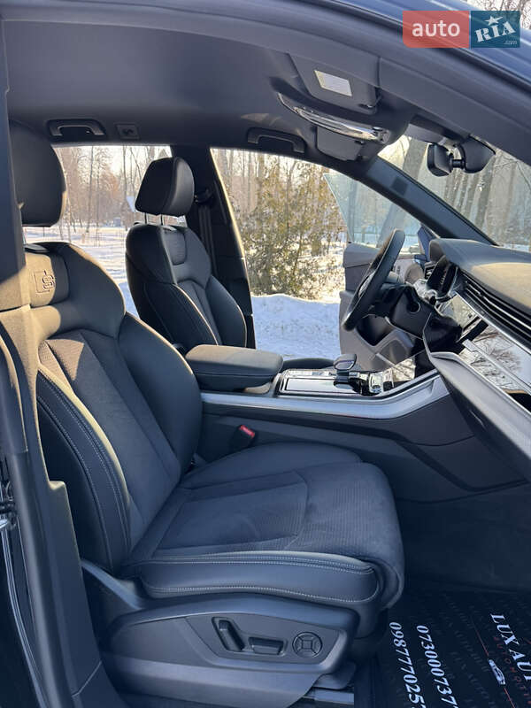 Позашляховик / Кросовер Audi Q8 2025 в Києві