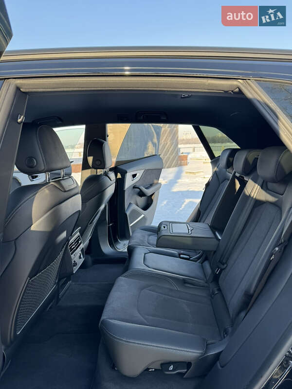 Позашляховик / Кросовер Audi Q8 2025 в Києві
