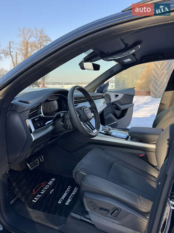 Позашляховик / Кросовер Audi Q8 2025 в Києві